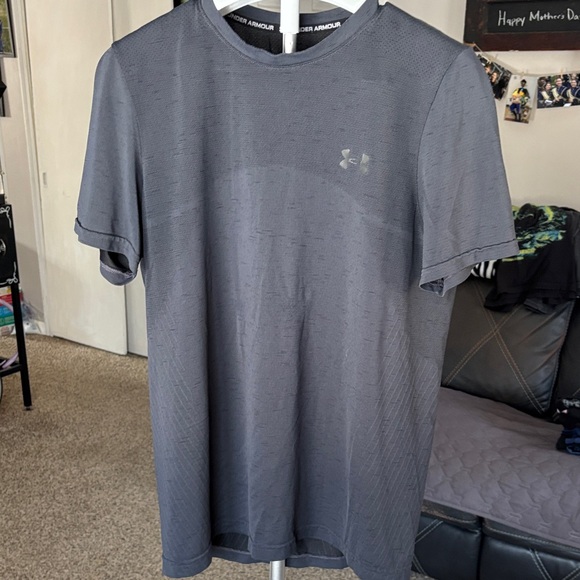 Under Armour Other - Under Armour Men's Charcoal Short Sleeve Tee
